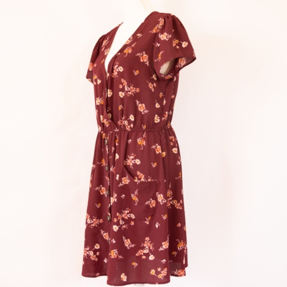 Women’s Burgundy Floral Print Xhilaration Dress. - Picture 3 of 11